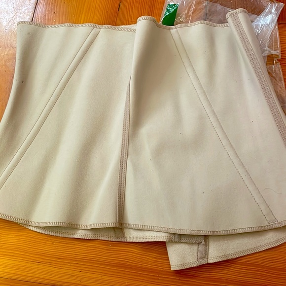 Tan Waist trainer - Picture 3 of 3
